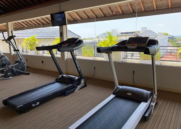 Stylish 2 Bedroom Penthouse Apt, Newly Refreshed, 50 Mbps, Pool, Gym, Resto アパート