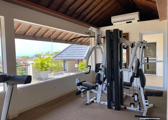 アパート Stylish 2 Bedroom Penthouse Apt, Newly Refreshed, 50 Mbps, Pool, Gym, Resto クタ