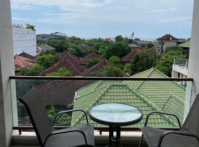 Stylish 2 Bedroom Penthouse Apt, Newly Refreshed, 50 Mbps, Pool, Gym, Resto アパート *