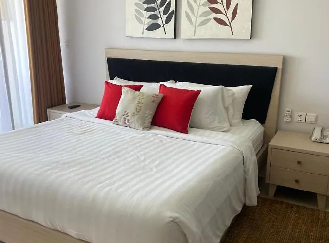 アパート Stylish 2 Bedroom Penthouse Apt, Newly Refreshed, 50 Mbps, Pool, Gym, Resto クタ