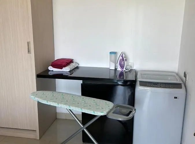 アパート Stylish 2 Bedroom Penthouse Apt, Newly Refreshed, 50 Mbps, Pool, Gym, Resto *